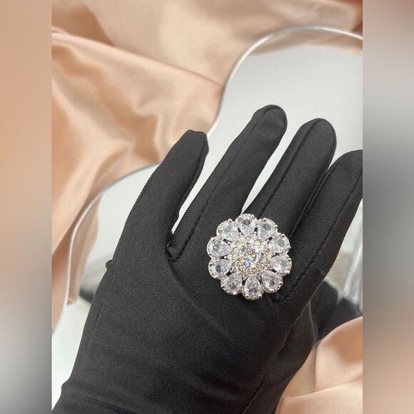 Sterling Silver Radiant Floral Statement Ring - Picture 7 of 9